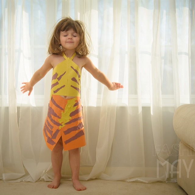 4-year-old-girl-paper-dresses-2sisters-angie-mayhem-32