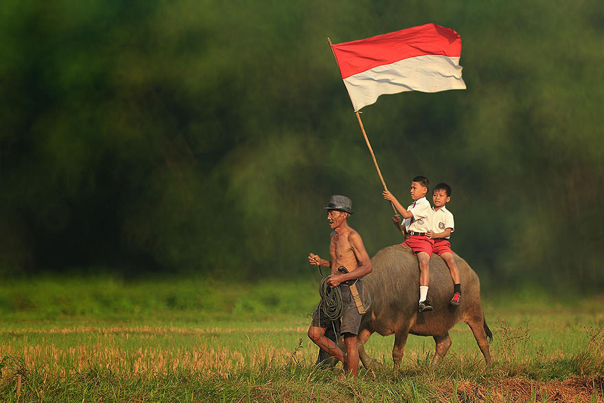 village-life-indonesia-herman-damar-18