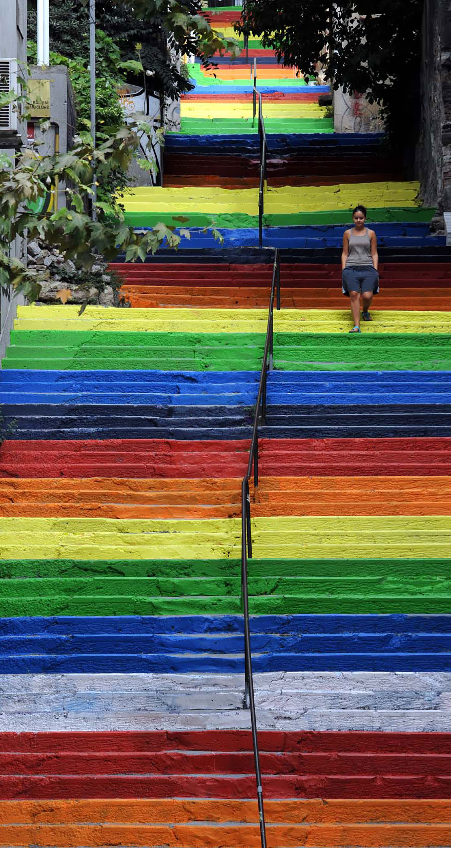 http://www.boredpanda.com/most-beautiful-steps-stairs-street-art/?image_id=creative-stairs-street-art-15-1.jpg