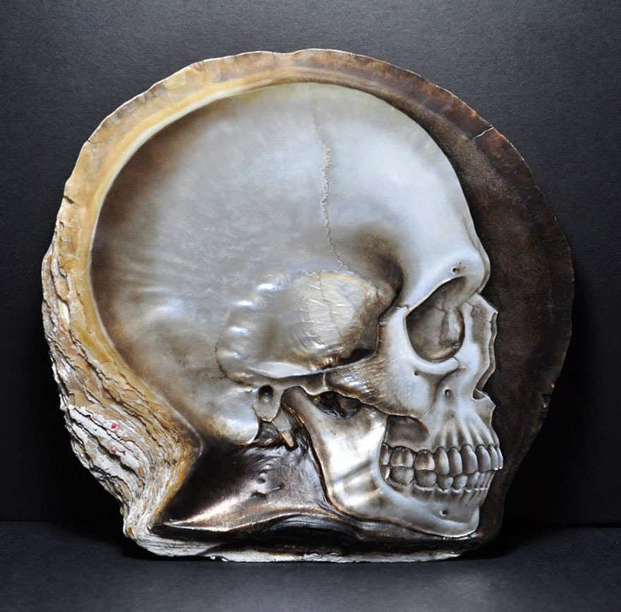 mother-of-pearl-shell-skull-carving-gregory-halili-4