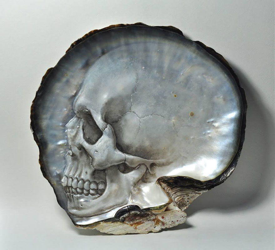 mother-of-pearl-shell-skull-carving-gregory-halili-7