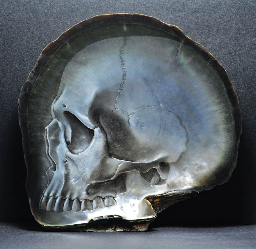 mother-of-pearl-shell-skull-carving-gregory-halili-9
