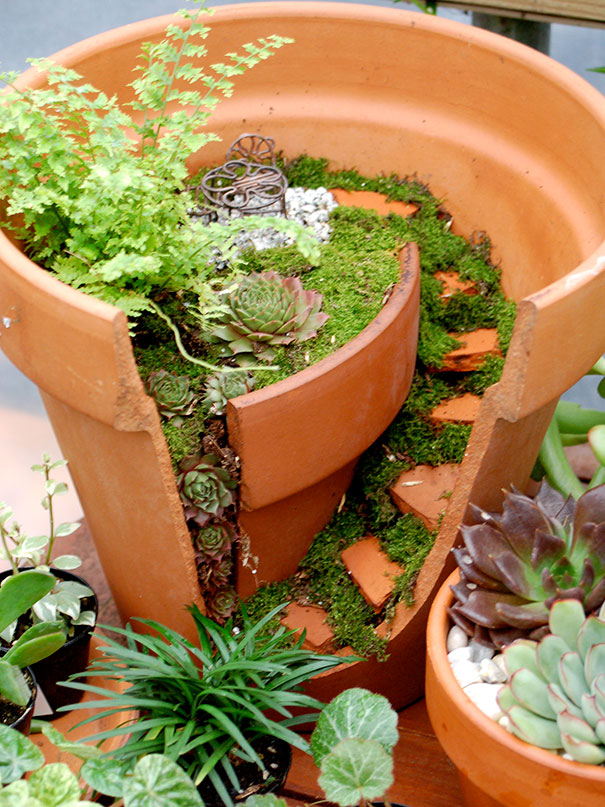 broken-pot-fairy-garden-21