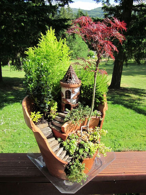 broken-pot-fairy-garden-24