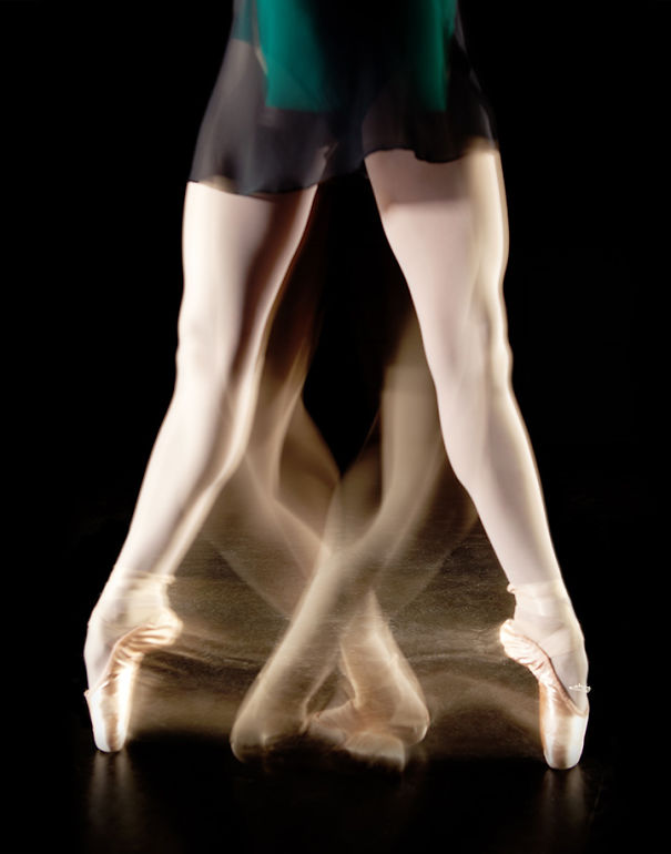 14 Long-Exposure Photographs Showing Ballet Dancers Slicing Through Space 14 Long-Exposure Photographs Showing Ballet Dancers Slicing Through Space