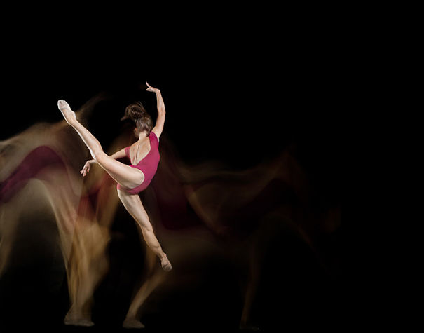14 Long-Exposure Photographs Showing Ballet Dancers Slicing Through Space 14 Long-Exposure Photographs Showing Ballet Dancers Slicing Through Space