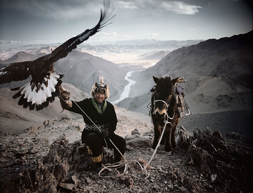 Stunning Portraits Of The World's Remotest Tribes Before They Pass Away (46 pics) Stunning Portraits Of The World's Remotest Tribes Before They Pass Away (46 pics)