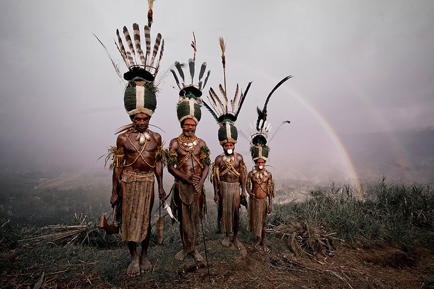 Stunning Portraits Of The World's Remotest Tribes Before They Pass Away (46 pics) Stunning Portraits Of The World's Remotest Tribes Before They Pass Away (46 pics)