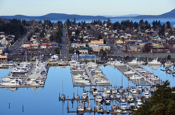 National Geographic Traveler: World&acute;s 111 Best Island Destinations. 