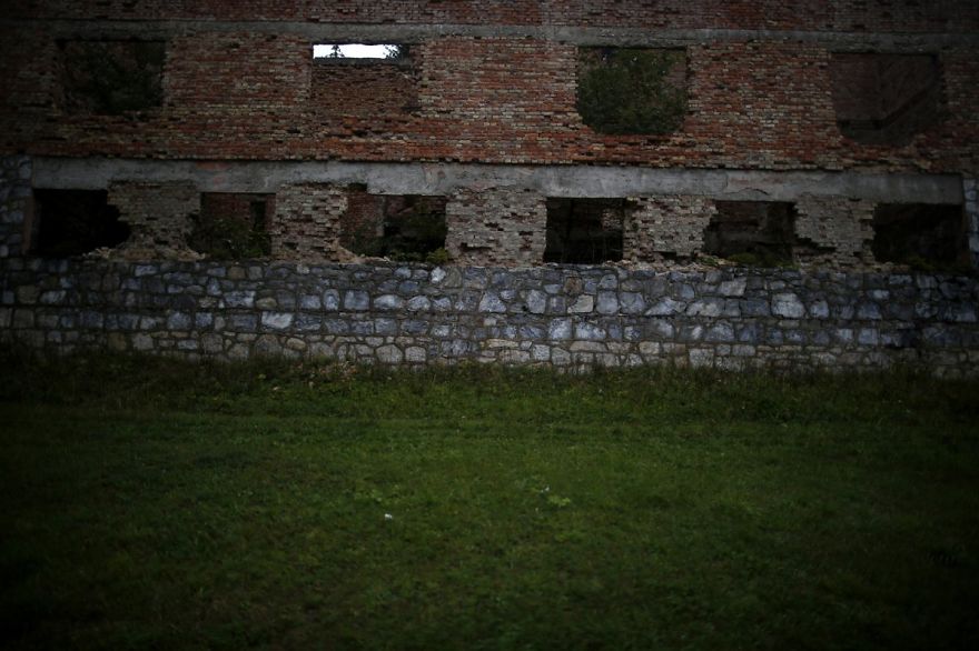 15 Photos Of The 1984 Winter Olympic Ruins In Sarajevo