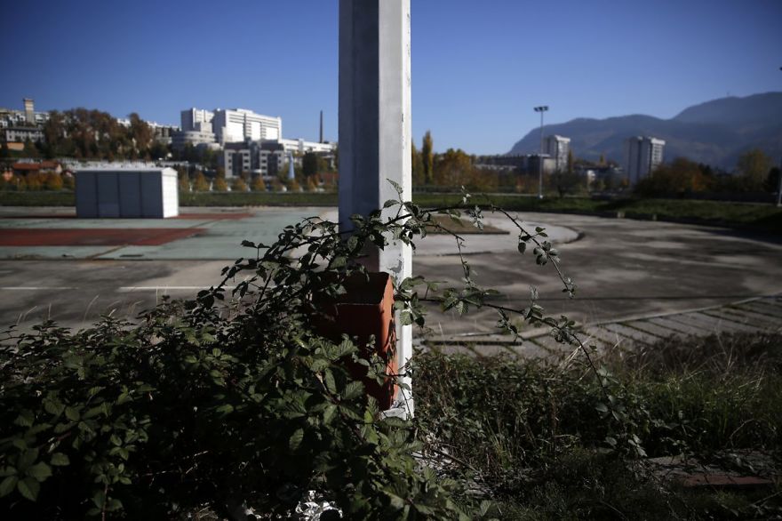 15 Photos Of The 1984 Winter Olympic Ruins In Sarajevo
