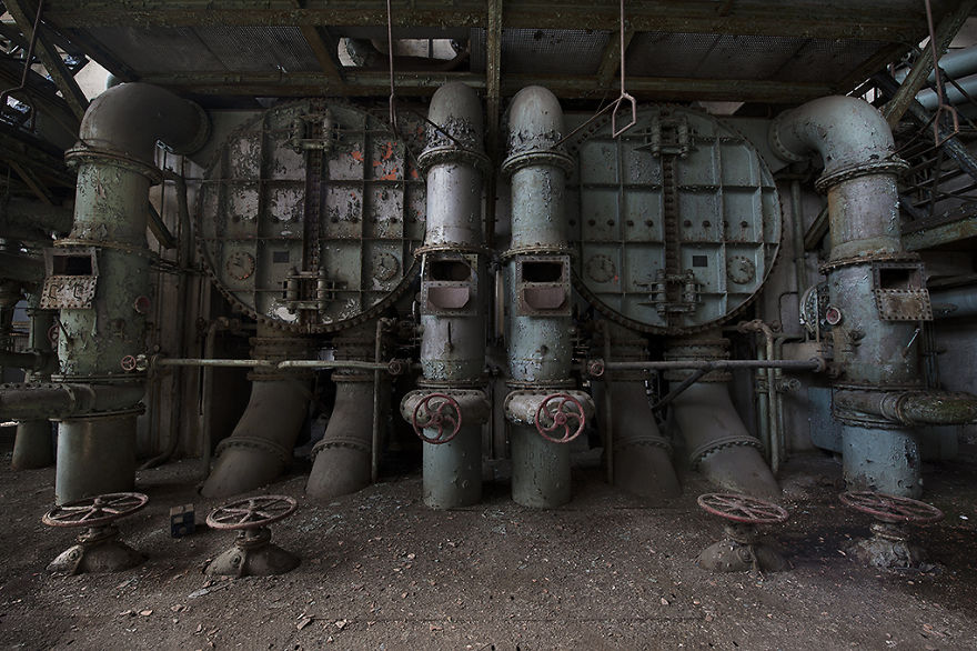 A Country Left In Ruins: Pictures Of Belgium's Abandoned Places (21 pics)