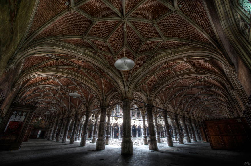 A Country Left In Ruins: Pictures Of Belgium's Abandoned Places (21 pics) A Country Left In Ruins: Pictures Of Belgium's Abandoned Places (21 pics)