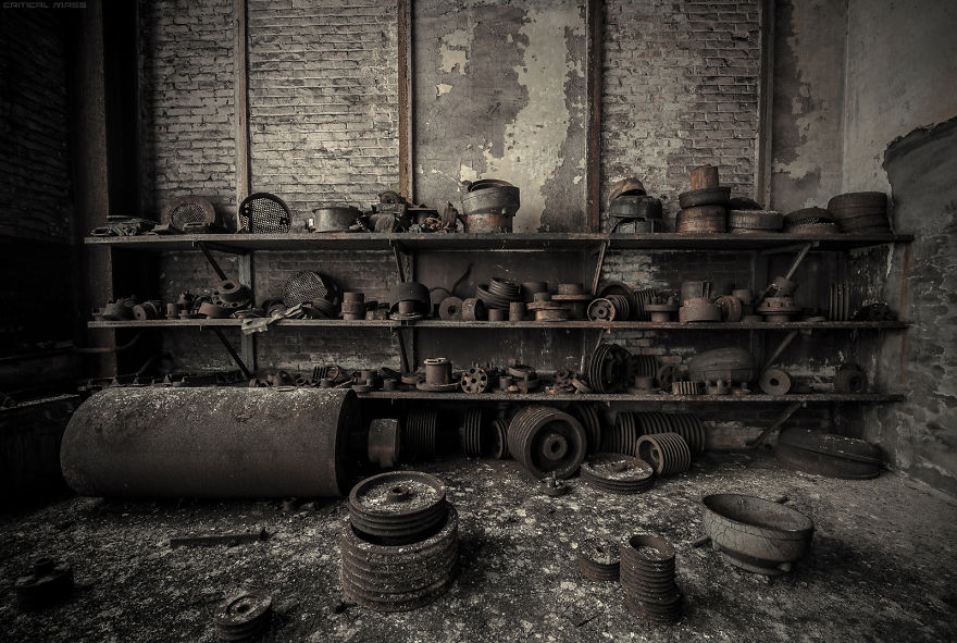 A Country Left In Ruins: Pictures Of Belgium's Abandoned Places (21 pics) A Country Left In Ruins: Pictures Of Belgium's Abandoned Places (21 pics)