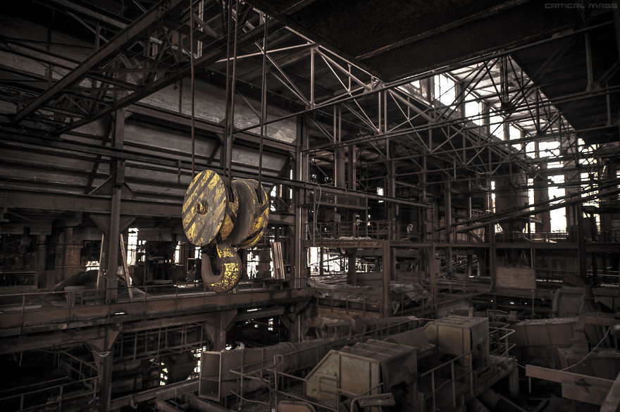 A Country Left In Ruins: Pictures Of Belgium's Abandoned Places (21 pics)