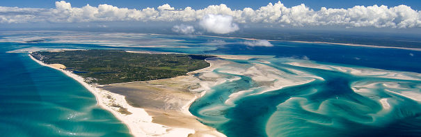 National Geographic Traveler: World&acute;s 111 Best Island Destinations. 