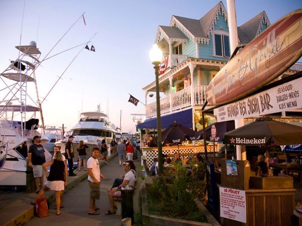 National Geographic Traveler: World&acute;s 111 Best Island Destinations. 