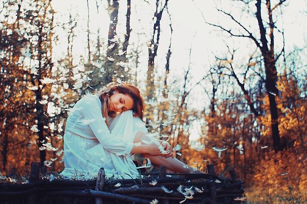 25 Photos Of Women And Nature