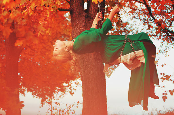 25 Photos Of Women And Nature