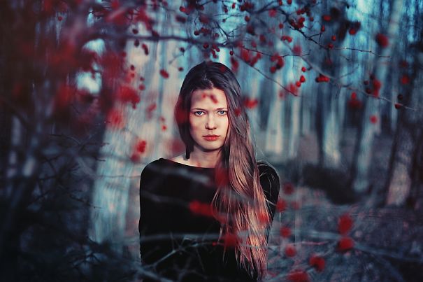 25 Photos Of Women And Nature