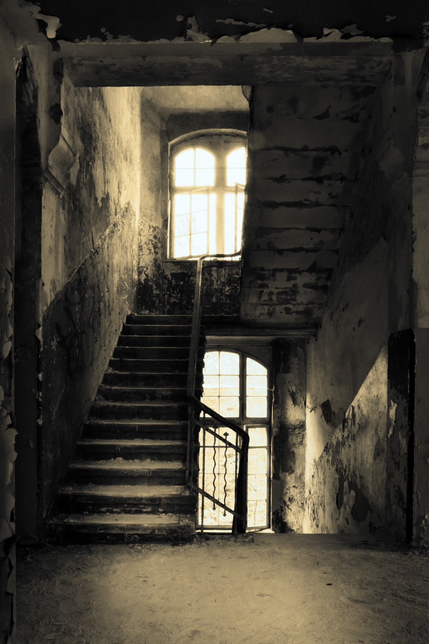 Hitler's Hospital: The Phantom Sanatorium Hitler's Hospital: The Phantom Sanatorium