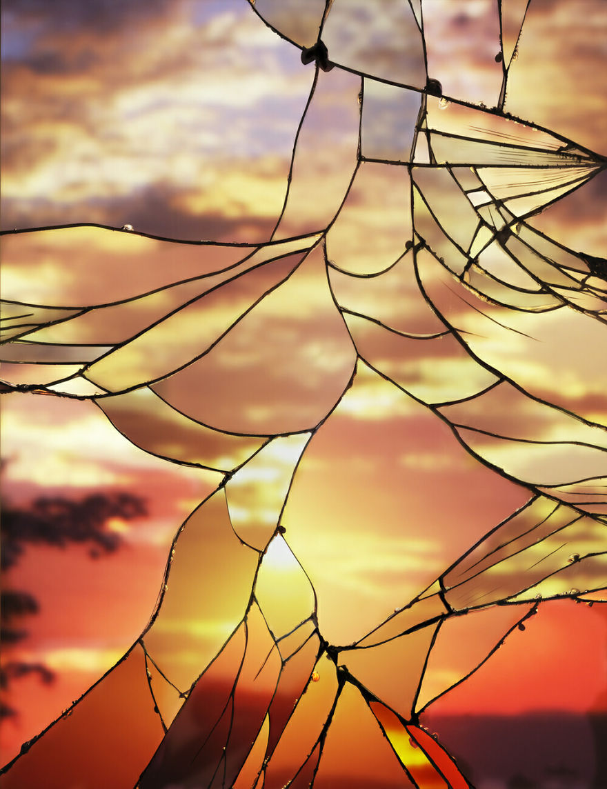 Artist Captures Stunning Sunsets In Reflections From A Broken Mirror Artist Captures Stunning Sunsets In Reflections From A Broken Mirror