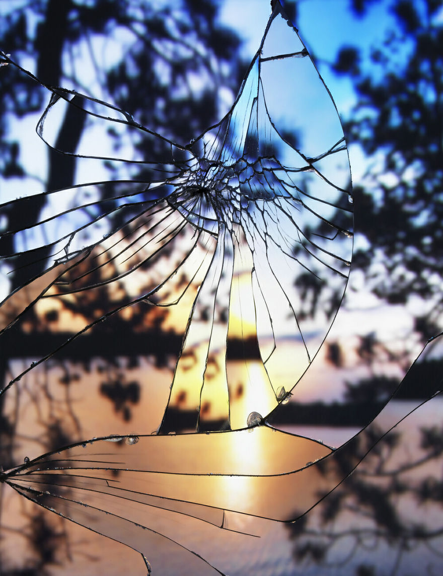 Artist Captures Stunning Sunsets In Reflections From A Broken Mirror Artist Captures Stunning Sunsets In Reflections From A Broken Mirror
