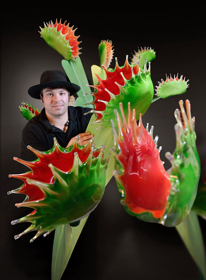 Artist Creates Gigantic Flowers Out Of Glass