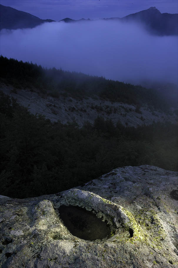 Photographs Of Mystical Rock Niches Reveal New Objects For Science Photographs Of Mystical Rock Niches Reveal New Objects For Science