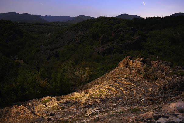 Photographs Of Mystical Rock Niches Reveal New Objects For Science Photographs Of Mystical Rock Niches Reveal New Objects For Science