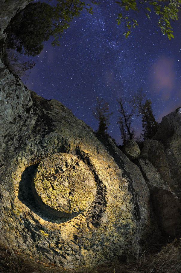Photographs Of Mystical Rock Niches Reveal New Objects For Science Photographs Of Mystical Rock Niches Reveal New Objects For Science