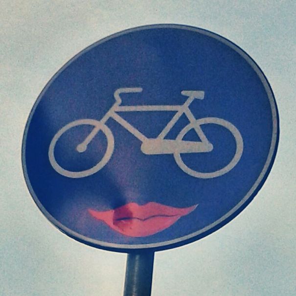 Street Sign Art By Abraham Clet - Barcelona