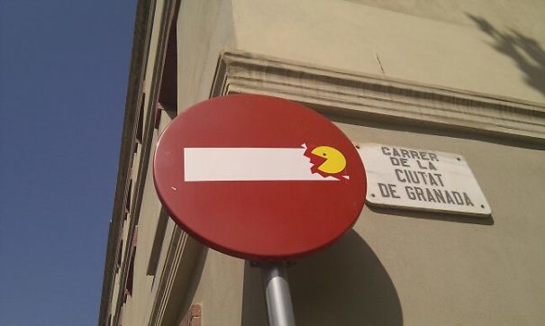 Street Sign Art By Abraham Clet - Barcelona