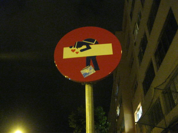 Street Sign Art By Abraham Clet - Barcelona