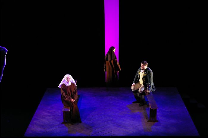 Beautiful Stage Design And Lighting