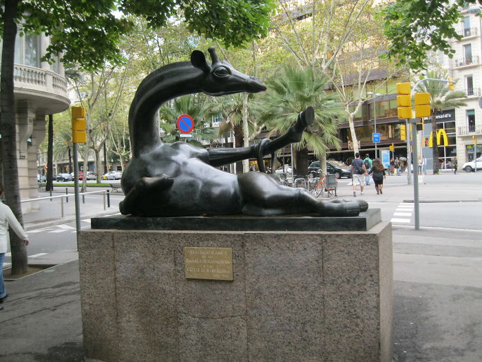 The Charming Giraffe - Jose Granyer - Barcelona