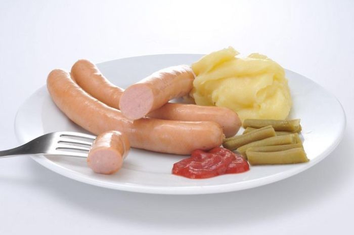 Boiled Sausages With Ketchup And Mash Potatoes (mmmmm!!)