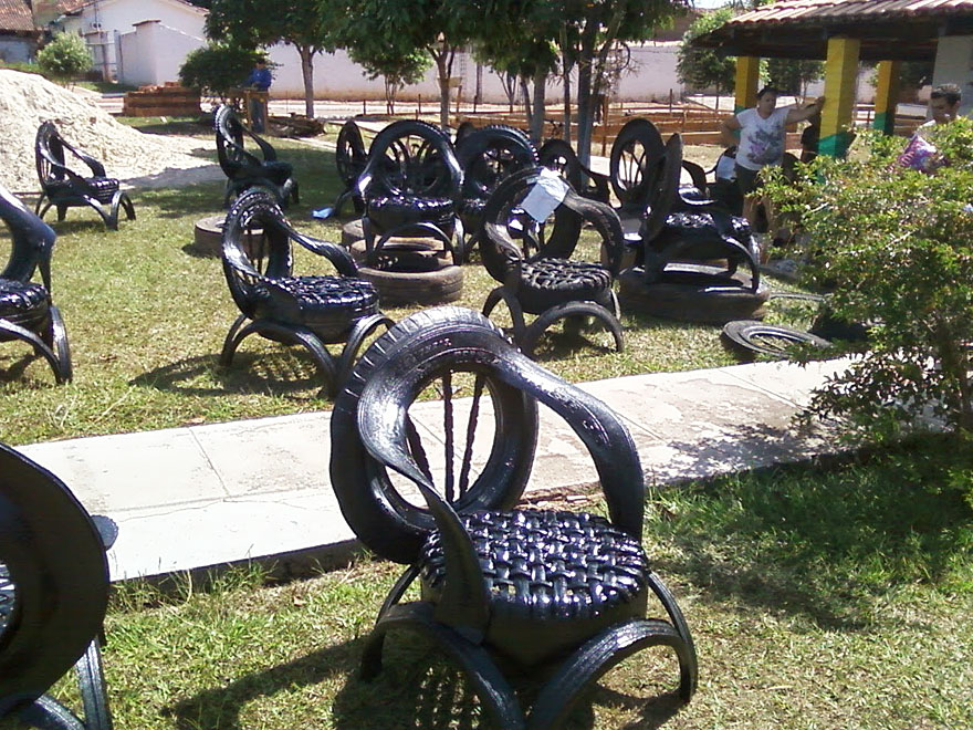 furniture-recycled-tires-claudio-mota-1