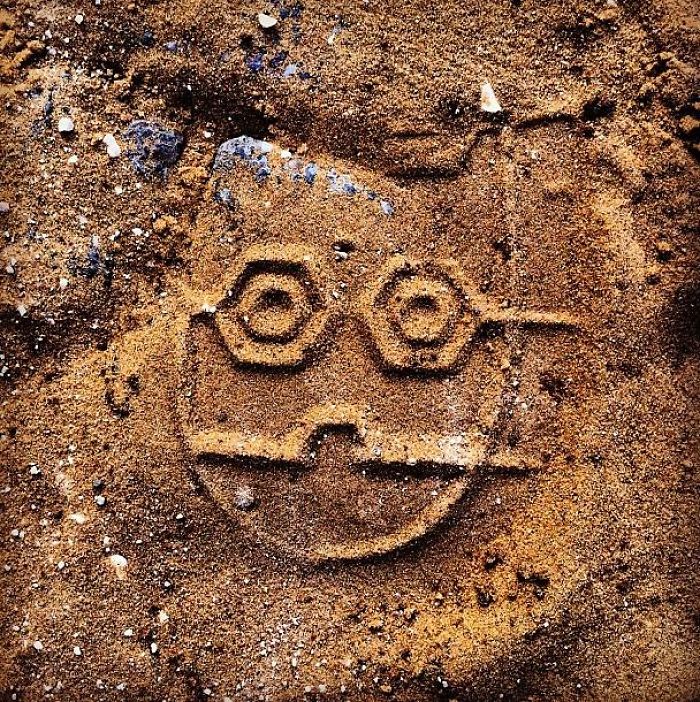A Tread Robot Face
