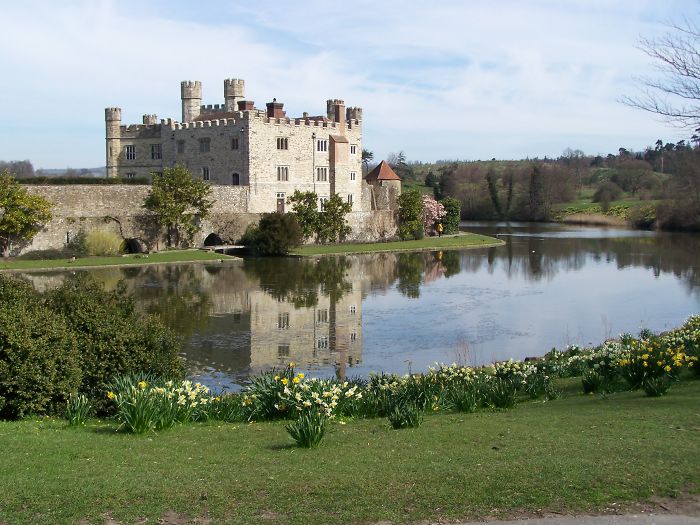 Leeds Castle, Maidenstone, England - Little Jewel In A Box