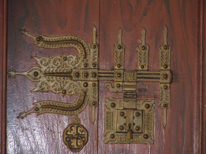 Intricate Locking Systems - Kerala