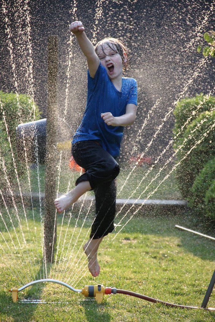 Pieke Having Waterfun.