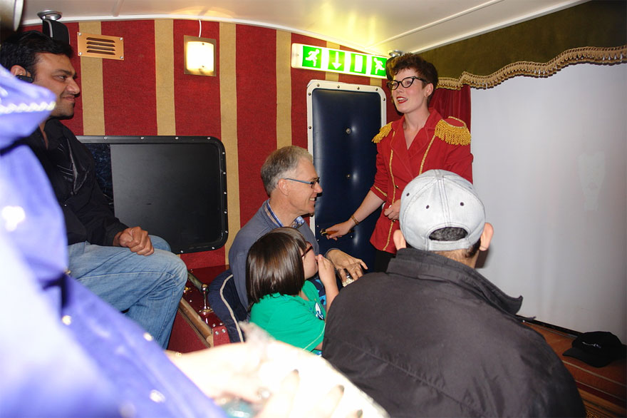 sol-cinema-worlds-smallest-solar-powered-movie-theatre-5 sol-cinema-worlds-smallest-solar-powered-movie-theatre-5