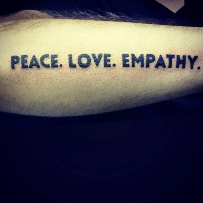 Kurt Cobain's Last 3 Words Before Committing Suicide - In Lovelo Black