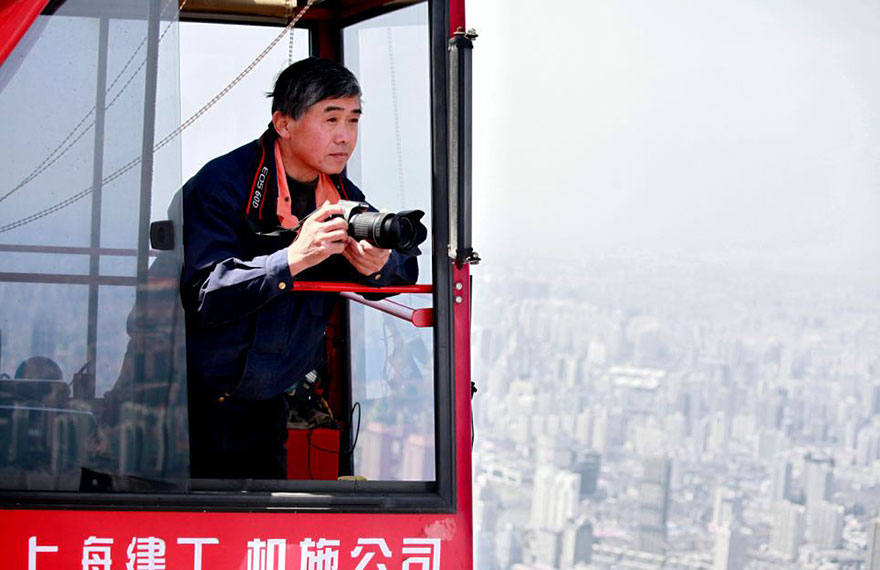 crane-operator-aerial-shanghai-photos-wei-gensheng-1 crane-operator-aerial-shanghai-photos-wei-gensheng-1