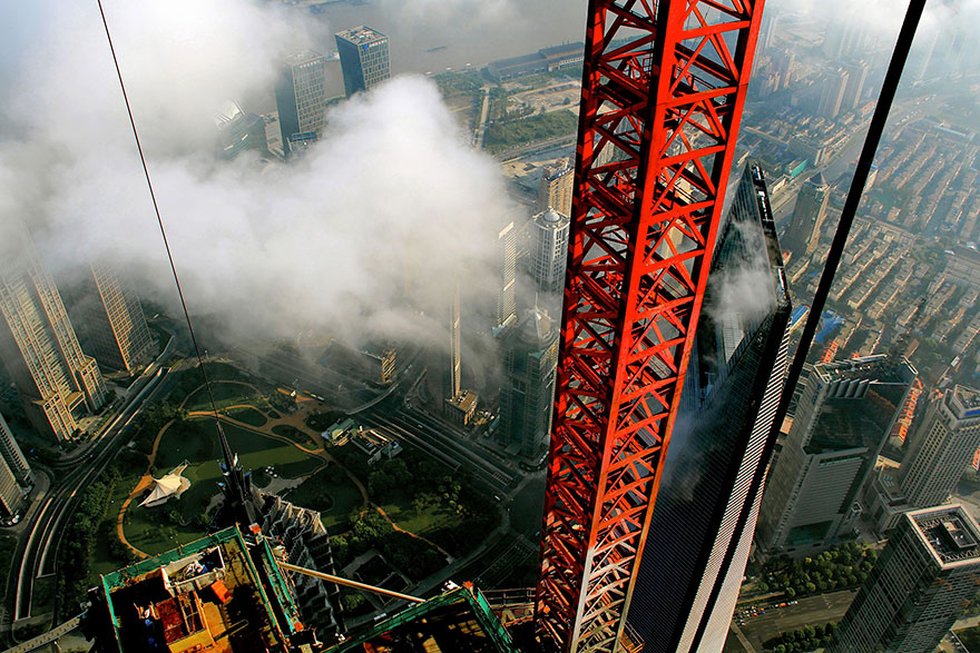crane-operator-aerial-shanghai-photos-wei-gensheng-4 crane-operator-aerial-shanghai-photos-wei-gensheng-4