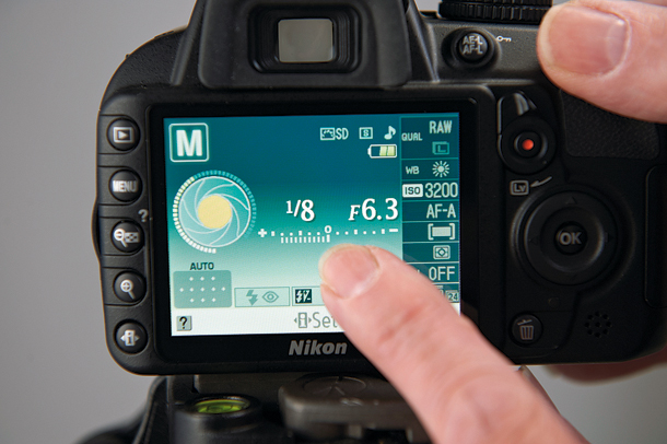 What Happens When You Take A Long-Exposure Picture Of A Christmas Tree While Zooming Out