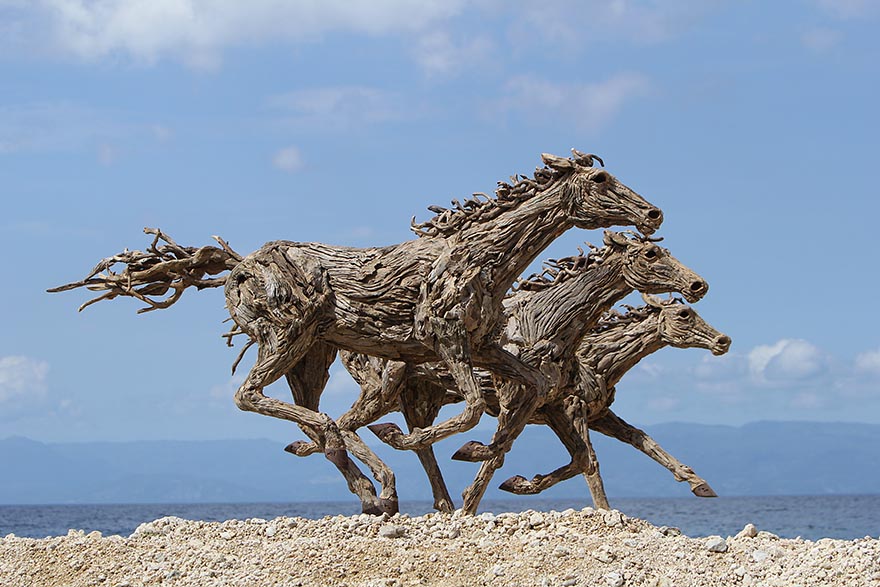 galloping-driftwood-horse-sculptures-jame-doran-webb-9