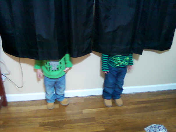hide-and-seek-funny-kids-13 hide-and-seek-funny-kids-13