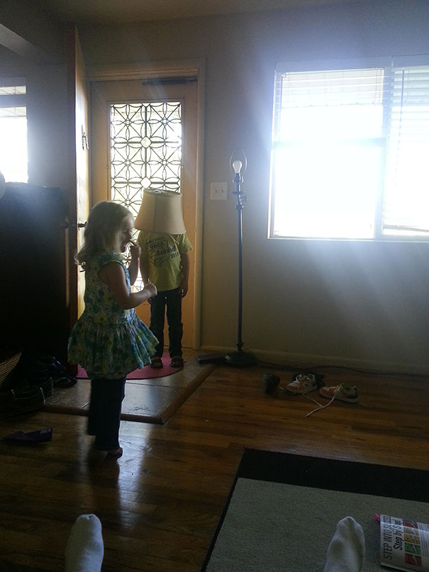 hide-and-seek-funny-kids-19 hide-and-seek-funny-kids-19